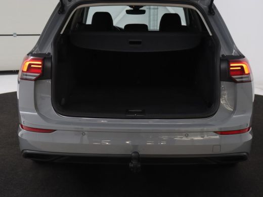 Volkswagen Golf Variant 1.0 TSI Life | Trekhaak | Stoelverwarming | Camera | Carplay | Adaptive cruise | Stuurverwarming ... ActivLease financial lease