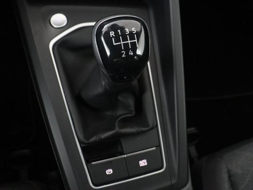 Volkswagen Golf Variant 1.0 TSI Life | Trekhaak | Stoelverwarming | Camera | Carplay | Adaptive cruise | Stuurverwarming ... ActivLease financial lease