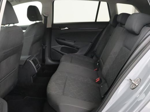 Volkswagen Golf Variant 1.0 TSI Life | Trekhaak | Stoelverwarming | Camera | Carplay | Adaptive cruise | Stuurverwarming ... ActivLease financial lease