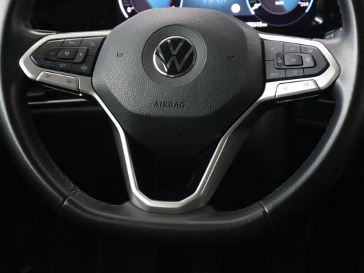 Volkswagen Golf Variant 1.0 TSI Life | Trekhaak | Stoelverwarming | Camera | Carplay | Adaptive cruise | Stuurverwarming ... ActivLease financial lease