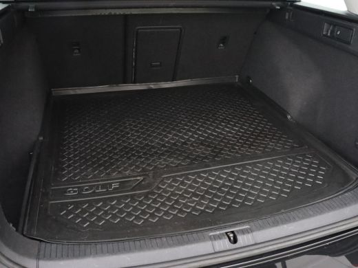 Volkswagen Golf Variant 1.5 TSI Comfortline Business | Trekhaak | Stoelverwarming | Massage | Carplay | Navigatie | Parke... ActivLease financial lease