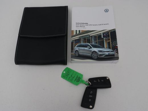 Volkswagen Golf Variant 1.5 TSI Comfortline Business | Trekhaak | Stoelverwarming | Massage | Carplay | Navigatie | Parke... ActivLease financial lease