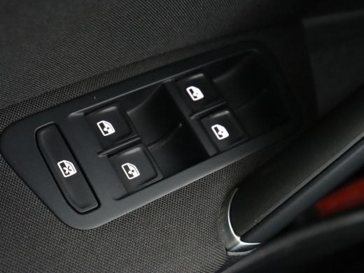 Volkswagen Golf Variant 1.5 TSI Comfortline Business | Trekhaak | Stoelverwarming | Massage | Carplay | Navigatie | Parke... ActivLease financial lease