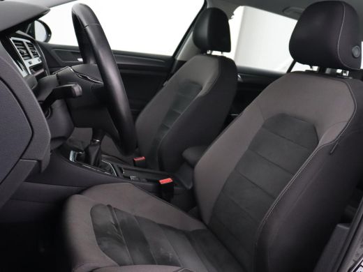 Volkswagen Golf Variant 1.5 TSI Comfortline Business | Trekhaak | Stoelverwarming | Massage | Carplay | Navigatie | Parke... ActivLease financial lease