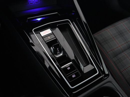 Volkswagen Golf 2.0 TSI GTI | Carplay | Sfeerverlichting | LED Plus | Sportstoelen | Parkeerhulp | Digital Cockpi... ActivLease financial lease