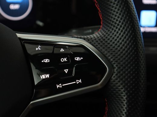 Volkswagen Golf 2.0 TSI GTI | Carplay | Sfeerverlichting | LED Plus | Sportstoelen | Parkeerhulp | Digital Cockpi... ActivLease financial lease