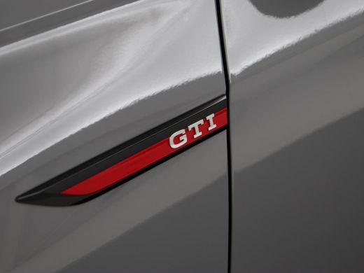 Volkswagen Golf 2.0 TSI GTI | Carplay | Sfeerverlichting | LED Plus | Sportstoelen | Parkeerhulp | Digital Cockpi... ActivLease financial lease