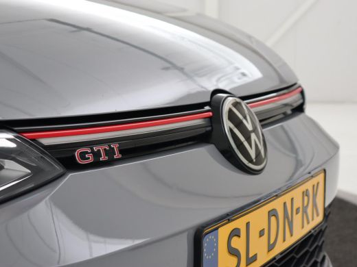Volkswagen Golf 2.0 TSI GTI | Carplay | Sfeerverlichting | LED Plus | Sportstoelen | Parkeerhulp | Digital Cockpi... ActivLease financial lease