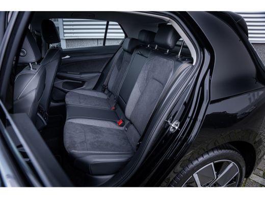 Volkswagen Golf Style Edition eHybrid Inclusief &euro;2000,- inruilvoordeel | 'App-Connect' draadloze smartphone integ... ActivLease financial lease