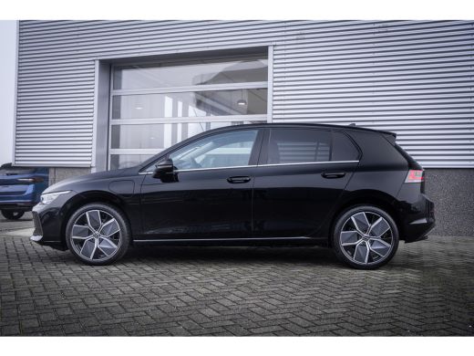 Volkswagen Golf Style Edition eHybrid Inclusief &euro;2000,- inruilvoordeel | 'App-Connect' draadloze smartphone integ... ActivLease financial lease