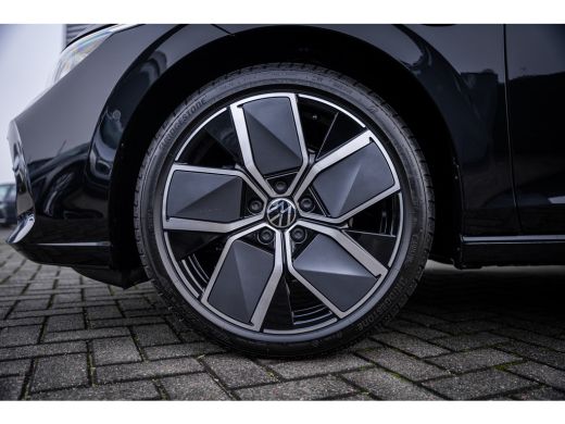 Volkswagen Golf Style Edition eHybrid Inclusief &euro;2000,- inruilvoordeel | 'App-Connect' draadloze smartphone integ... ActivLease financial lease