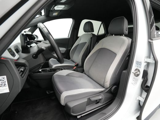Volkswagen ID.3 First Plus 58 kWh 204pk Camera Navigatie Carplay Stoel/Stuurverwarming Pdc Acc 89 ActivLease financial lease