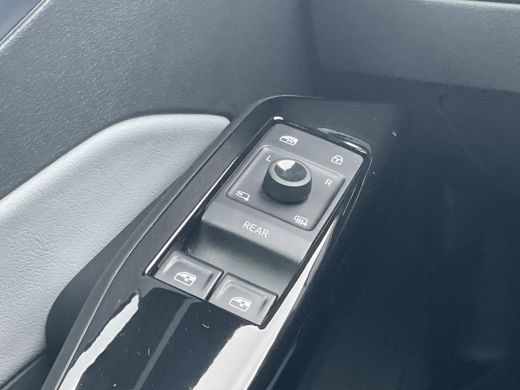 Volkswagen ID.3 First Plus 58 kWh Stoel.Stuuverw. Adapt.Cruise DAB ActivLease financial lease