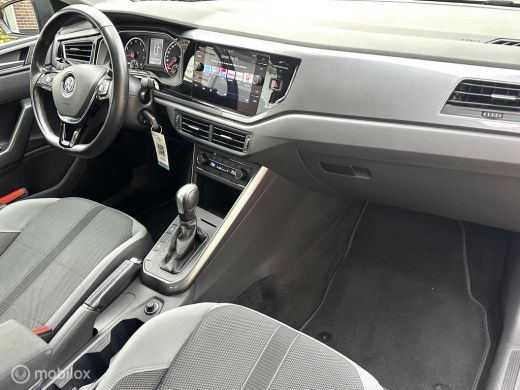 Volkswagen Polo 1.0 TSI 95PK DSG AUTOMAAT HIGHLINE CARPLAY CLIMATE CONROLE SFEERVERLICHTING PARKEERSENSOREN NETTE... ActivLease financial lease