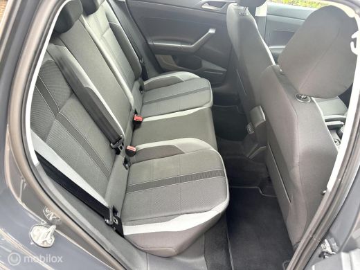 Volkswagen Polo 1.0 TSI 95PK DSG AUTOMAAT HIGHLINE CARPLAY CLIMATE CONROLE SFEERVERLICHTING PARKEERSENSOREN NETTE... ActivLease financial lease