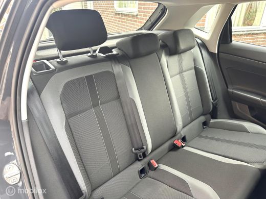 Volkswagen Polo 1.0 TSI 95PK DSG AUTOMAAT HIGHLINE CARPLAY CLIMATE CONROLE SFEERVERLICHTING PARKEERSENSOREN NETTE... ActivLease financial lease