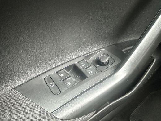 Volkswagen Polo 1.0 TSI 95PK DSG AUTOMAAT HIGHLINE CARPLAY CLIMATE CONROLE SFEERVERLICHTING PARKEERSENSOREN NETTE... ActivLease financial lease