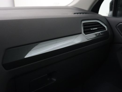 Volkswagen Tiguan 1.5 TSI Comfortline | Panoramadak | Stoelverwarming | Massage | Adaptive cruise | Carplay | Navig... ActivLease financial lease