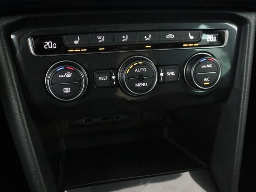 Volkswagen Tiguan 1.5 TSI Comfortline | Panoramadak | Stoelverwarming | Massage | Adaptive cruise | Carplay | Navig... ActivLease financial lease