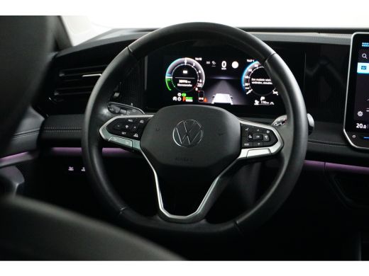 Volkswagen Tiguan 1.5 TSI eHybrid 204 pk Life 6-DSG | Panoramadak | Wegklapbare Trekhaak | Rondomzicht camera | ActivLease financial lease