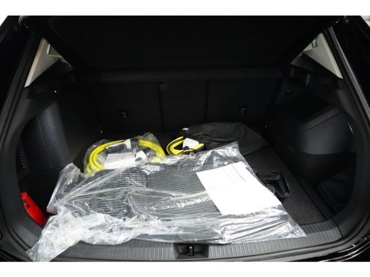 Volkswagen Tiguan 1.5 TSI eHybrid 204 pk Life 6-DSG | Panoramadak | Wegklapbare Trekhaak | Rondomzicht camera | ActivLease financial lease