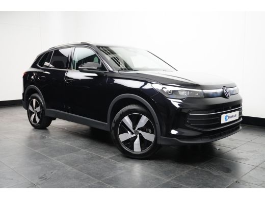 Volkswagen Tiguan 1.5 TSI eHybrid 204 pk Life 6-DSG | Panoramadak | Wegklapbare Trekhaak | Rondomzicht camera | ActivLease financial lease