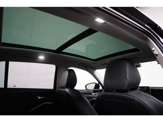 Volkswagen Tiguan 1.5 TSI eHybrid 204 pk Life 6-DSG | Panoramadak | Wegklapbare Trekhaak | Rondomzicht camera | ActivLease financial lease