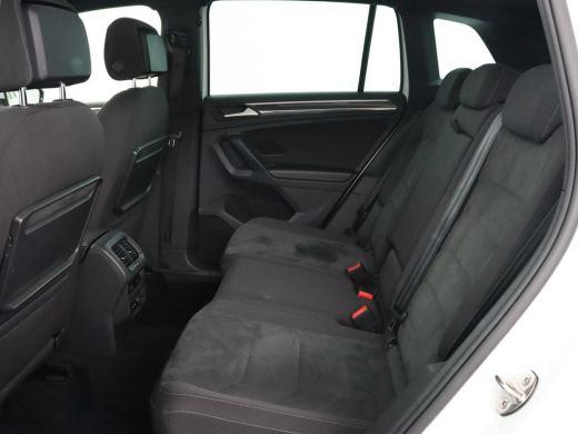 Volkswagen Tiguan 1.5 TSI R Line | Panoramadak | Stoelverwarming | Carplay | Massage | Dynaudio | Keyless | Full LE... ActivLease financial lease