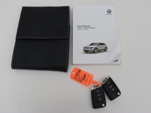 Volkswagen Tiguan Allspace 1.5 TSI R Line 7-persoons | Carplay | Adaptive cruise | 19'' | Navigatie | Camera | Virtual Cockp... ActivLease financial lease