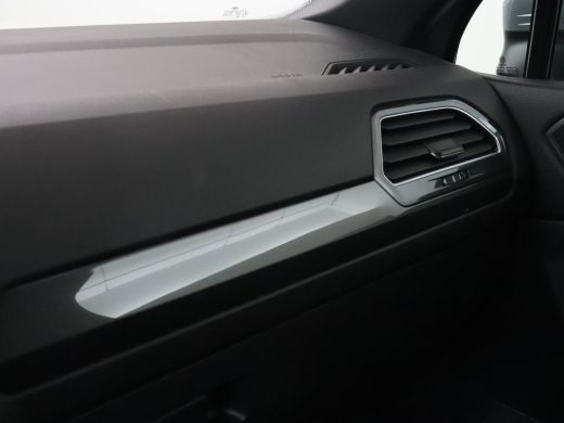 Volkswagen Tiguan Allspace 1.5 TSI R Line 7-persoons | Carplay | Adaptive cruise | 19'' | Navigatie | Camera | Virtual Cockp... ActivLease financial lease