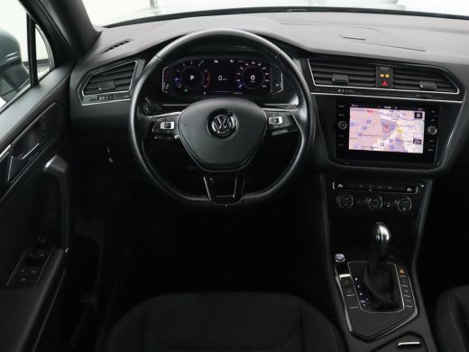 Volkswagen Tiguan Allspace 1.5 TSI R Line 7-persoons | Carplay | Adaptive cruise | 19'' | Navigatie | Camera | Virtual Cockp... ActivLease financial lease