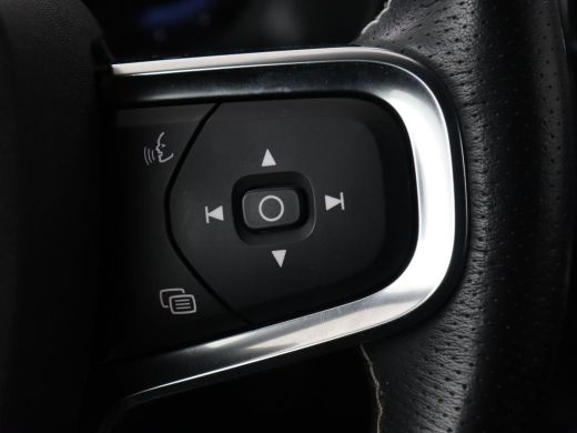 Volvo  XC40 Recharge P8 AWD R Design | Trekhaak | Stoel & stuurverwarming | Camera | Carplay | Leder/Alcantar... ActivLease financial lease