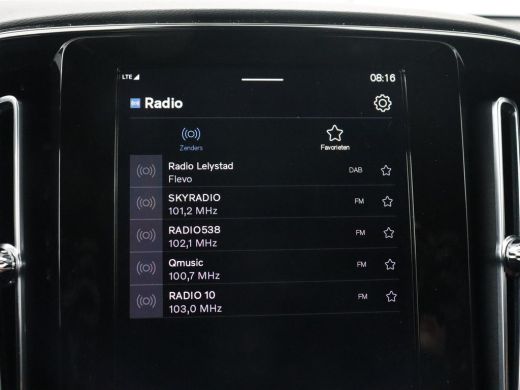 Volvo  XC40 Recharge P8 AWD R Design | Trekhaak | Stoel & stuurverwarming | Camera | Carplay | Leder/Alcantar... ActivLease financial lease