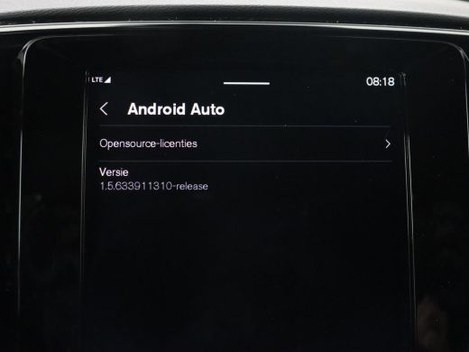 Volvo  XC40 Recharge P8 AWD R Design | Trekhaak | Stoel & stuurverwarming | Camera | Carplay | Leder/Alcantar... ActivLease financial lease