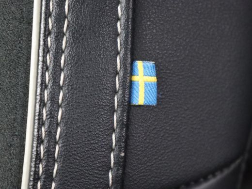 Volvo  XC40 Recharge P8 AWD R Design | Trekhaak | Stoel & stuurverwarming | Camera | Carplay | Leder/Alcantar... ActivLease financial lease