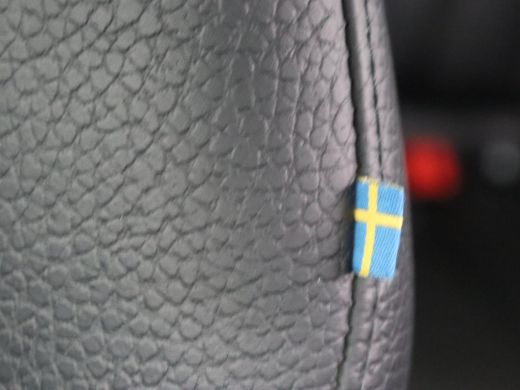 Volvo  XC60 2.0 Recharge T6 AWD Inscription | Panoramadak | Trekhaak | Leder | Stoelverwarming | Camera | Car... ActivLease financial lease