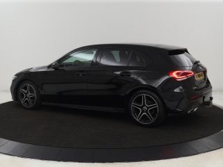Mercedes-Benz A-Klasse 180 AMG | Adaptive cruise | Trekhaak | Stoelverwarming | Camera | Leder/Alcantara | Sfeerverlicht...