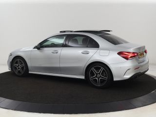 Mercedes-Benz A-Klasse 200 AMG | Panoramadak | Carplay | Memory | Matrix LED | Leder/Alcantara | Keyless | Sfeerverlicht...