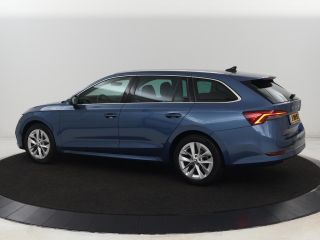 Skoda Octavia 1.5 TSI First Edition | Head-Up | Stoelverwarming | Adaptive cruise | Leder/Alcantara | Side Assi...