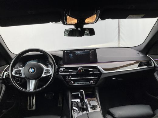 BMW 5 Serie Touring 530e xDrive M-sport HUD Laser Memory 4wielsturing Pano Business Edition Plus ActivLease financial lease