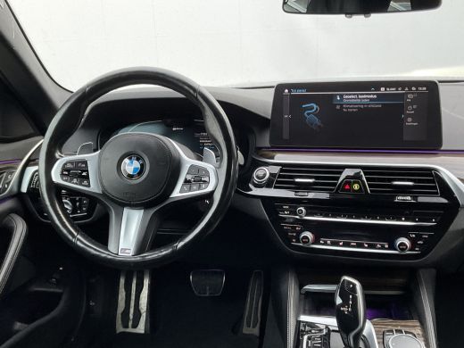 BMW 5 Serie Touring 530e xDrive M-sport HUD Laser Memory 4wielsturing Pano Business Edition Plus ActivLease financial lease