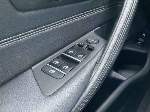 BMW 5 Serie Touring 530e xDrive M-sport HUD Laser Memory 4wielsturing Pano Business Edition Plus ActivLease financial lease