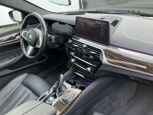 BMW 5 Serie Touring 530e xDrive M-sport HUD Laser Memory 4wielsturing Pano Business Edition Plus ActivLease financial lease