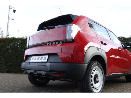 Fiat Grande Panda RED 11kW 44 kWh | Cruise Control | Carplay | Radio | Sensoren achter | Airco | Elektr. ramen ActivLease financial lease