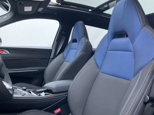 Lynk & Co 01 1.5 262PK PHEV Zwarte hemel 360&deg; StoelVerw. Panoramadak Plug-in ActivLease financial lease