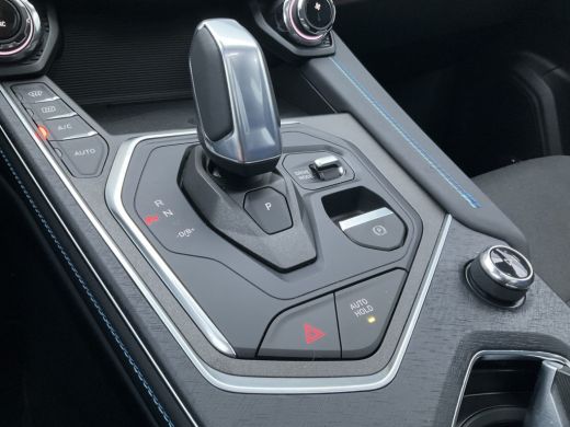 Lynk & Co 01 1.5 262PK PHEV Zwarte hemel 360&deg; StoelVerw. Panoramadak Plug-in ActivLease financial lease