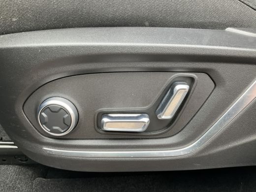 Lynk & Co 01 1.5 262PK PHEV Zwarte hemel 360&deg; StoelVerw. Panoramadak Plug-in ActivLease financial lease