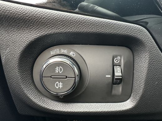 Opel Corsa GS | Dode hoek waarschuwing | LED achterlichten | LED koplampen met LED dagrijverlichting ActivLease financial lease