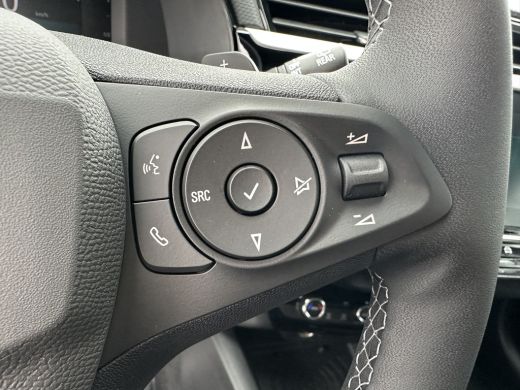 Opel Corsa GS | Dode hoek waarschuwing | LED achterlichten | LED koplampen met LED dagrijverlichting ActivLease financial lease