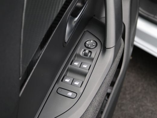 Peugeot 2008 1.2 Hybrid 136 Style | Airco (automatisch) | Apple Carplay/Android Auto|telefoonintegratie premiu... ActivLease financial lease